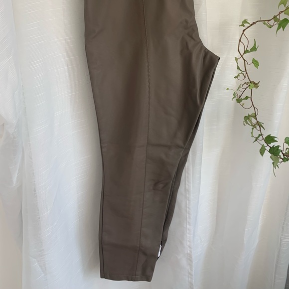 NWT- Faux leather skinny cigarette pants - Picture 5 of 5